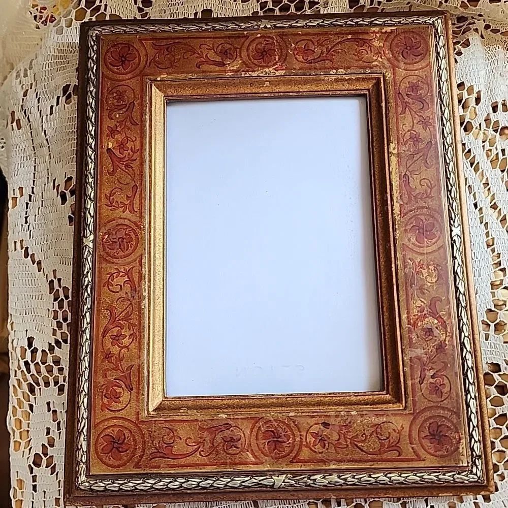 Distressed Weighted Gilded Floral Photo Frame